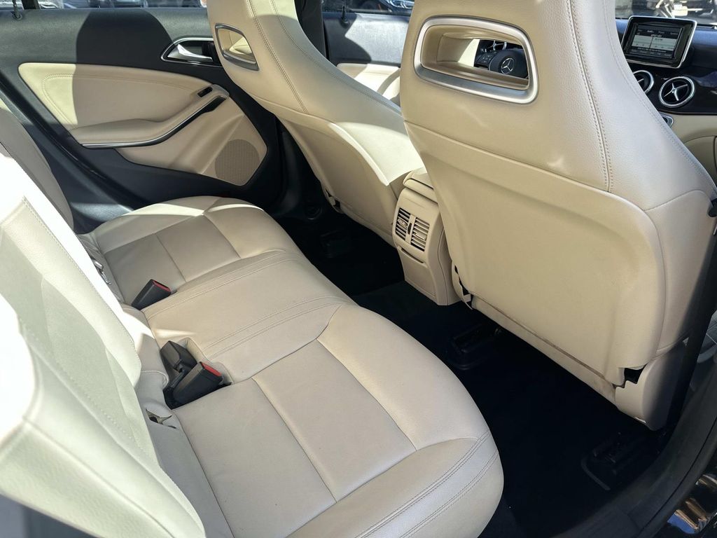 Thumbnail: 2014 Mercedes-Benz CLA - 25