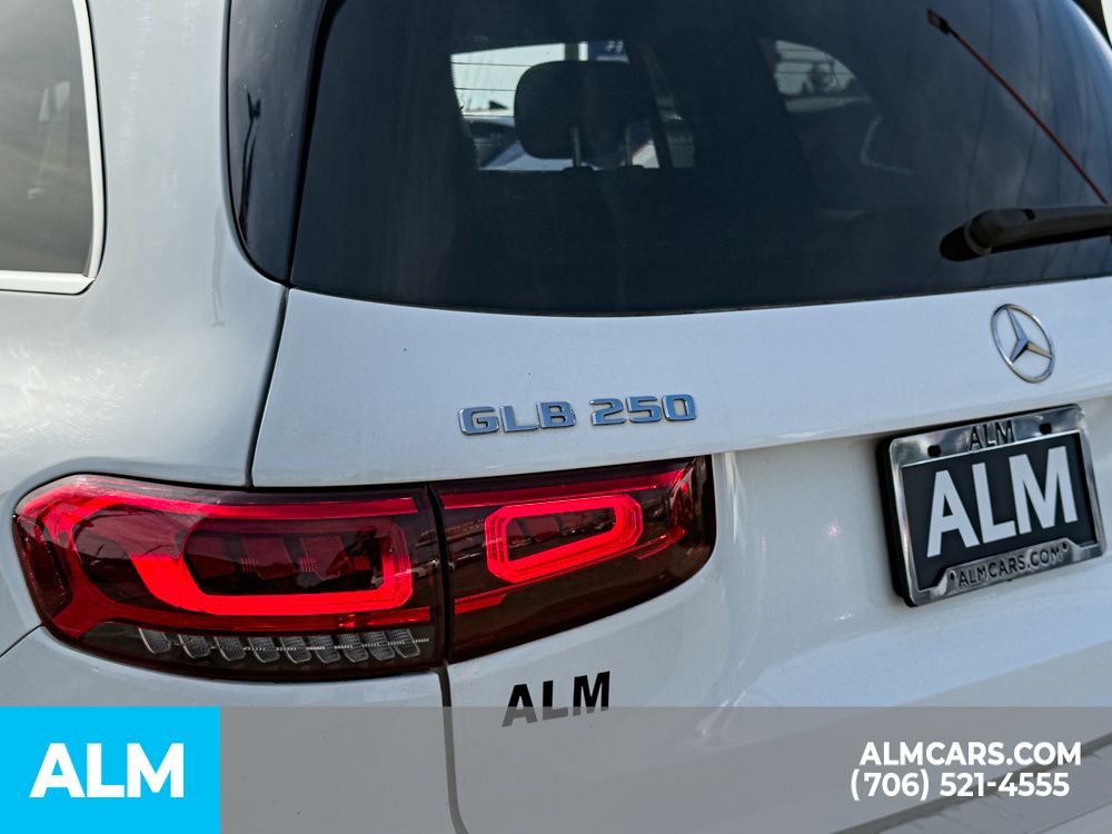 Used 2022 Polar White Mercedes-Benz GLB 250 image 6