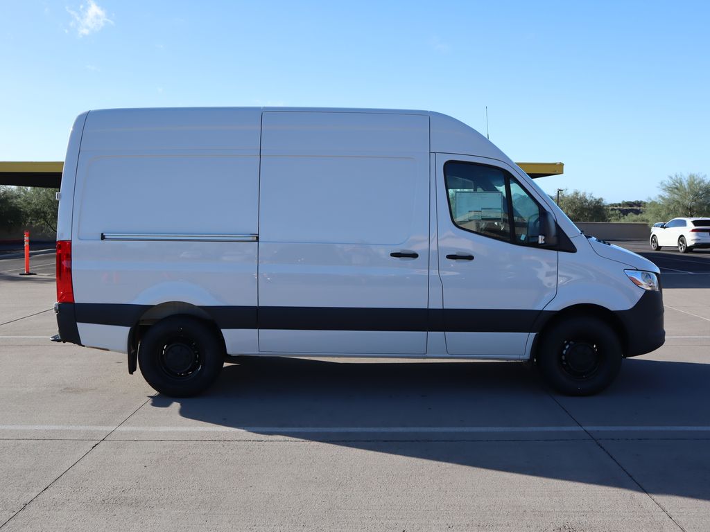 Thumbnail: 2023 Mercedes-Benz Sprinter - 4