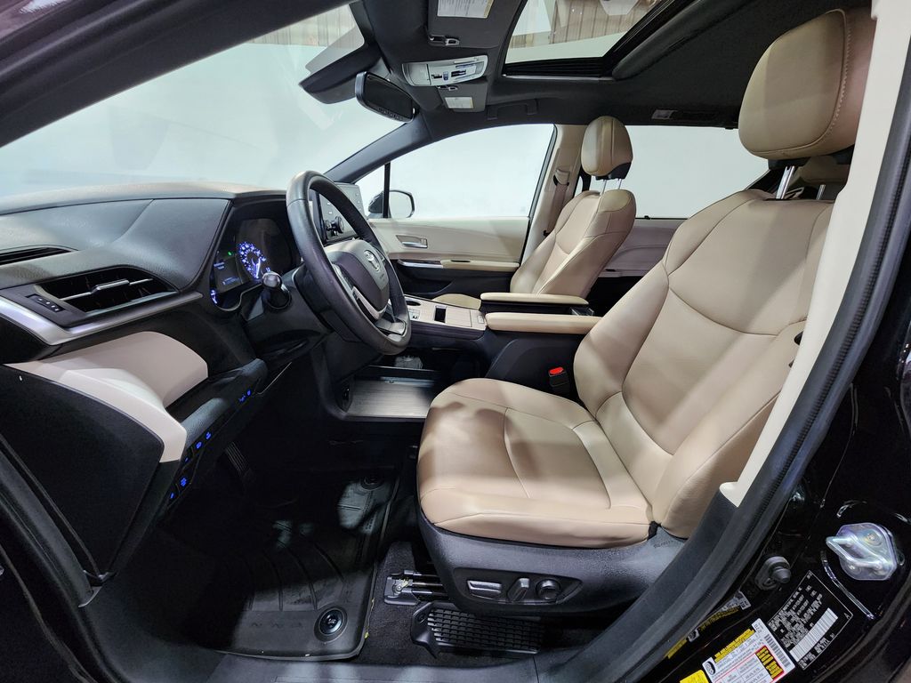 2022 Toyota Sienna XLE