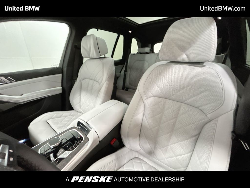 Thumbnail: 2026 BMW X5 - 13