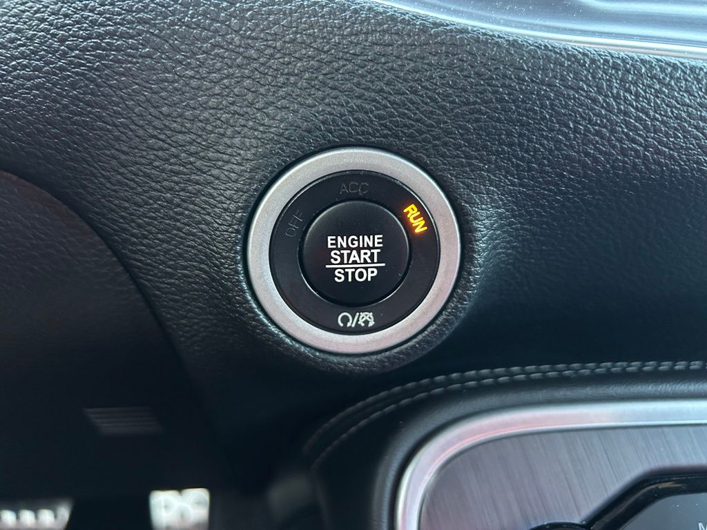 Thumbnail: 2017 Dodge Challenger - 27