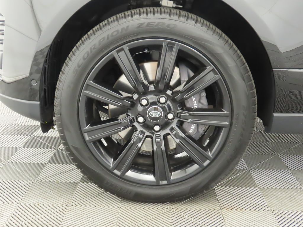 Thumbnail: 2022 Land Rover Range Rover - 30