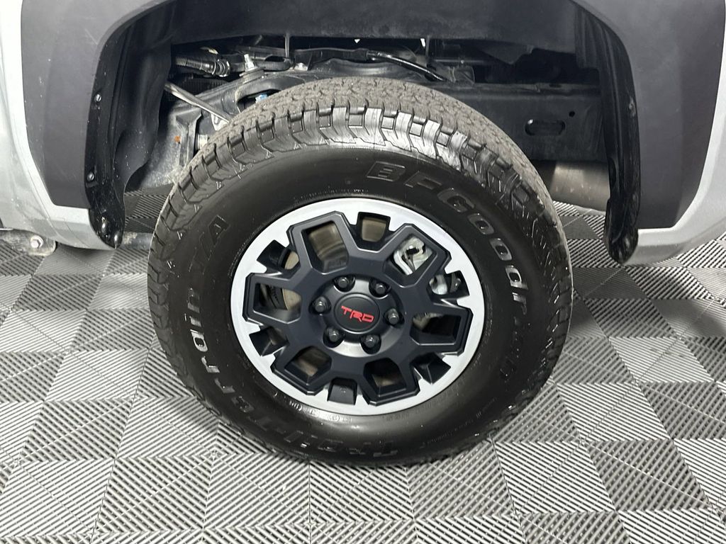 2024 Toyota Tacoma TRD Off-Road 16