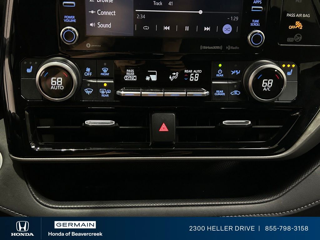 Used 2020 Black Toyota XLE image 24