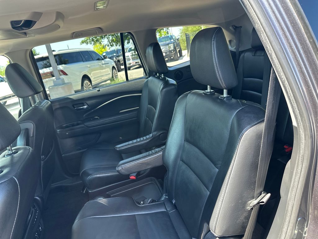 Used Car 2019 Honda Pilot  Touring For Sale Under $25,000 In Austin, Texas
