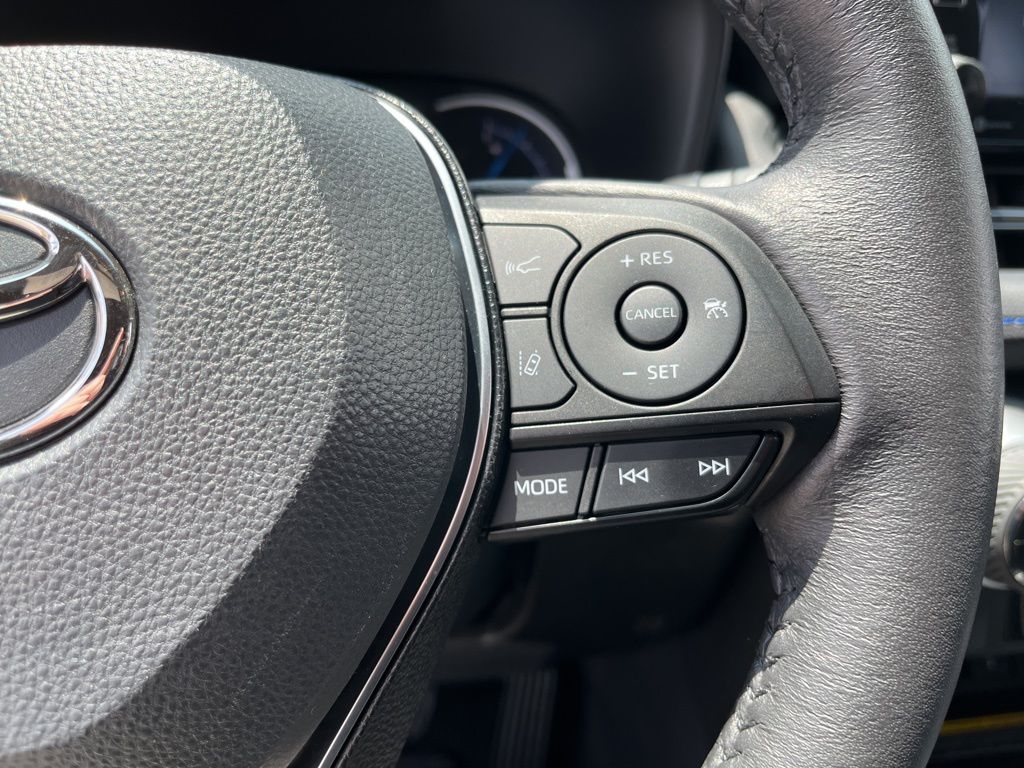 2021 Toyota RAV4 XSE 22