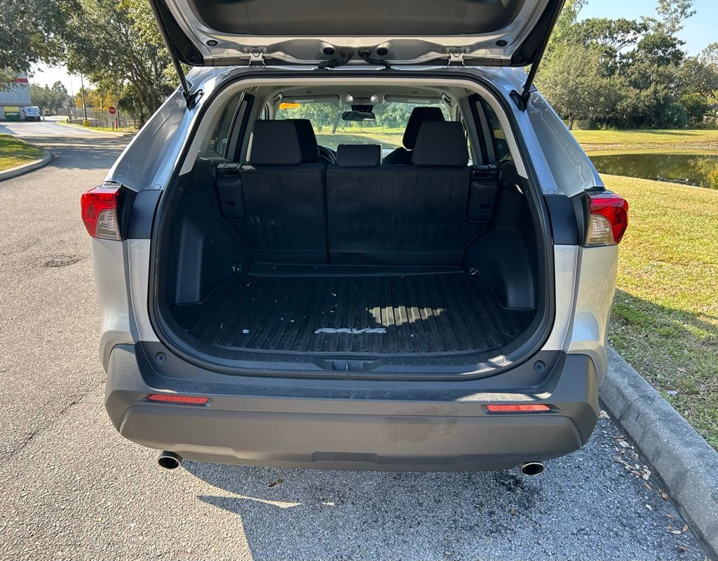 Thumbnail: 2024 Toyota RAV4 - 9