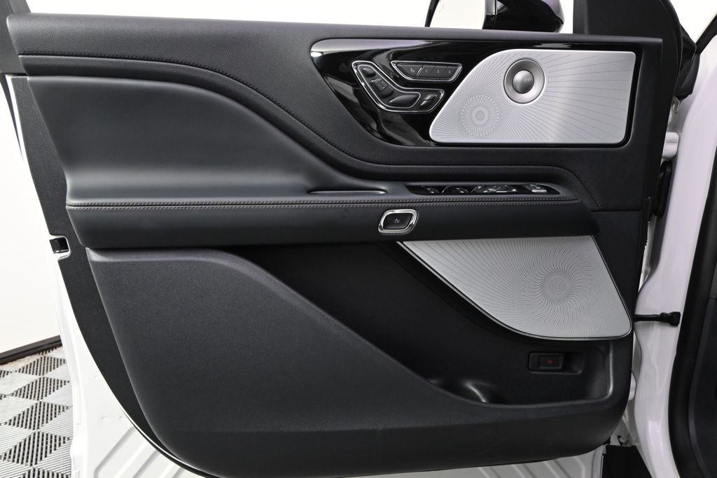 New 2026 White Lincoln Reserve image 23