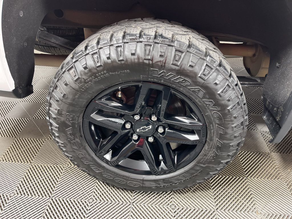 Thumbnail: 2021 Chevrolet Silverado 1500 - 16