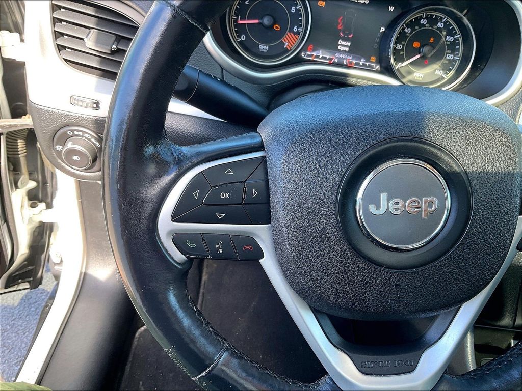 2014 Jeep Cherokee — photo 23