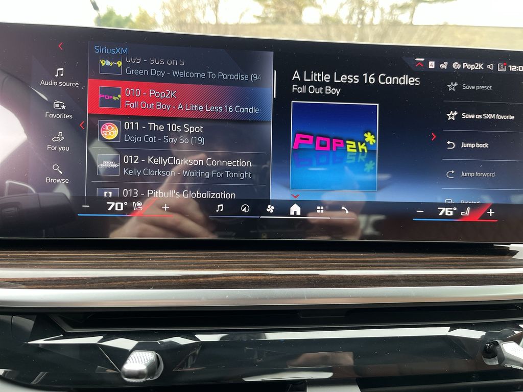 Thumbnail: 2026 BMW X7 - 16