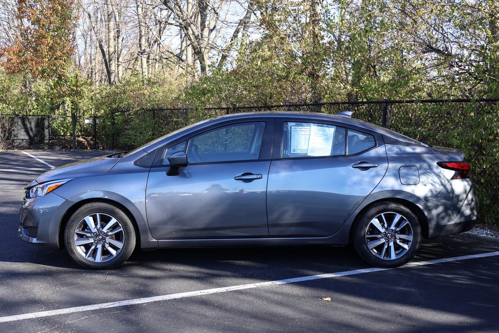 2023 Nissan Versa 1.6 SV 4