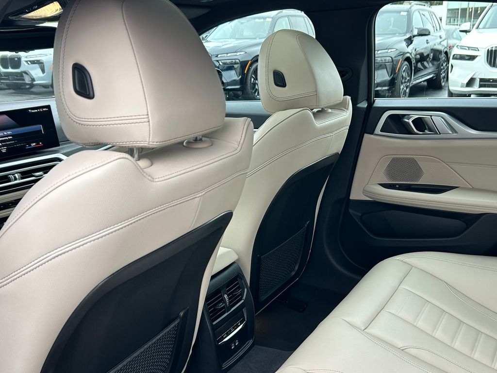 Thumbnail: 2023 BMW i4 - 31