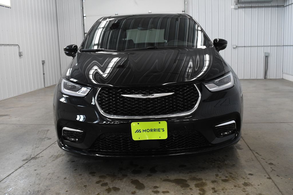 Used 2026 Black Chrysler Select image 15