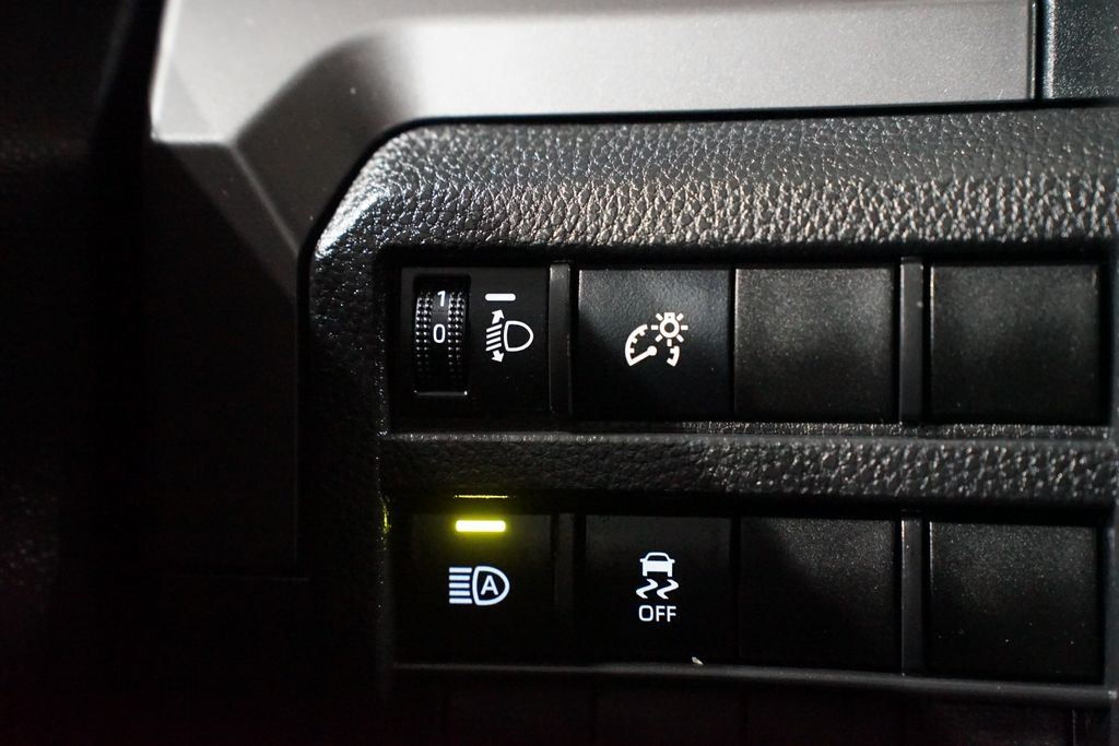 Thumbnail: 2025 Toyota Tacoma - 25