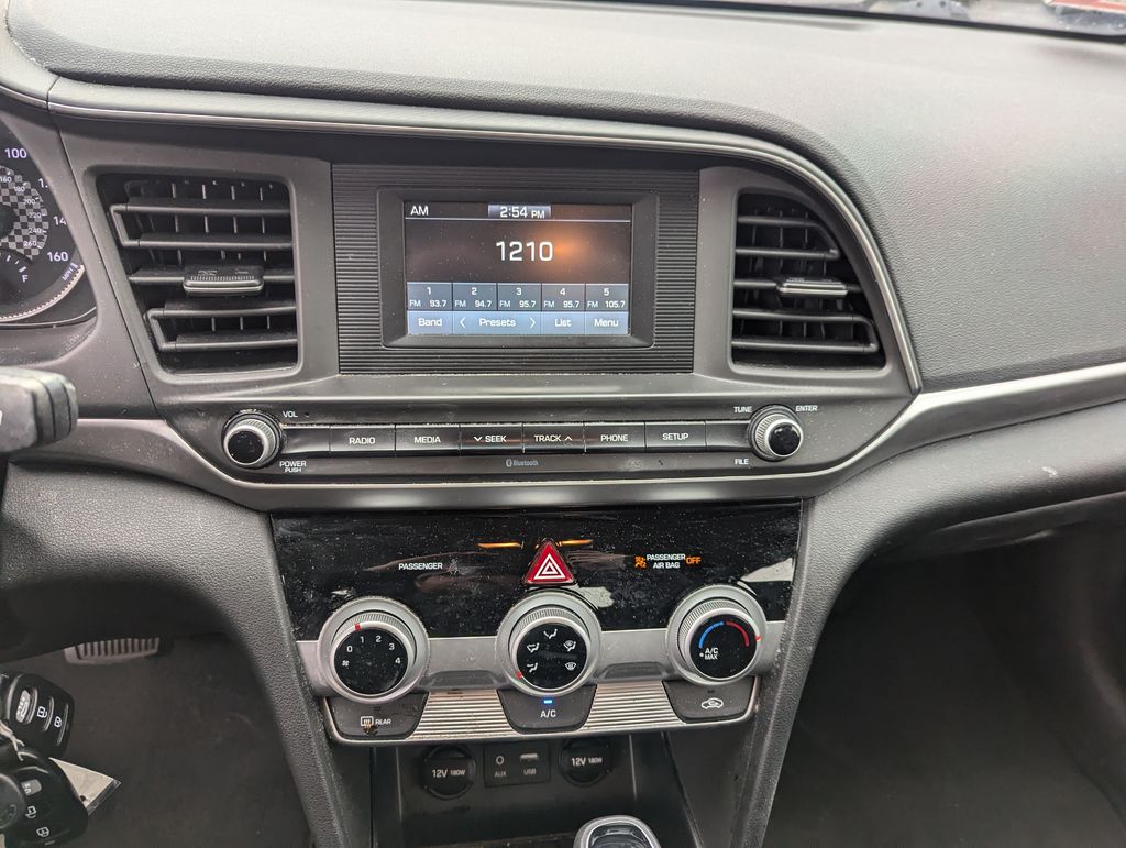 2019 Hyundai Elantra SE 14