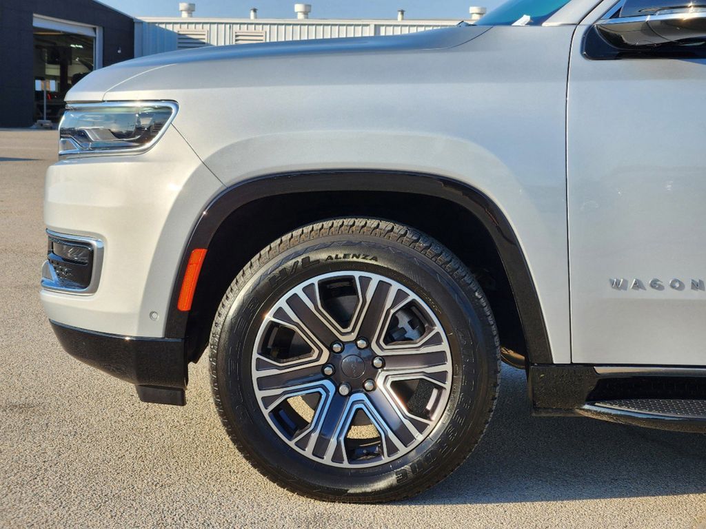 2023 Jeep Wagoneer L Base 5