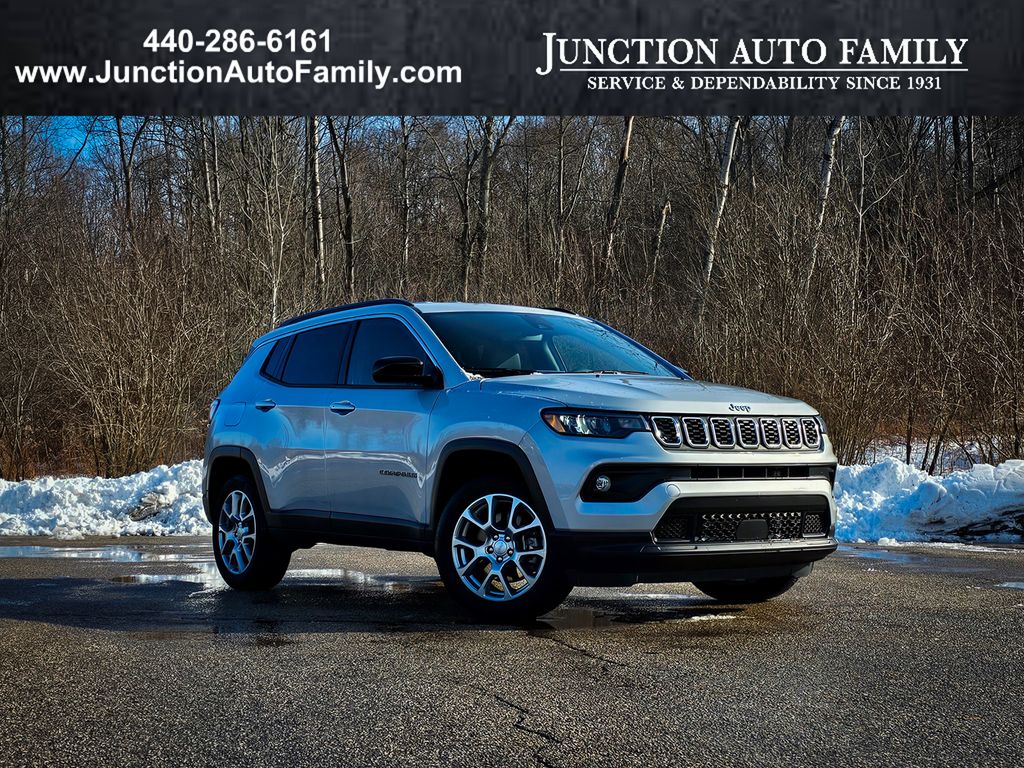 2024 Jeep Compass Latitude Lux 4WD