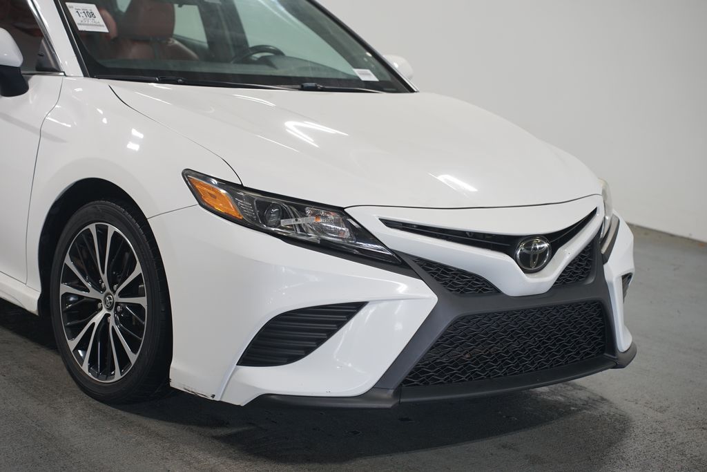 Thumbnail: 2018 Toyota Camry - 4