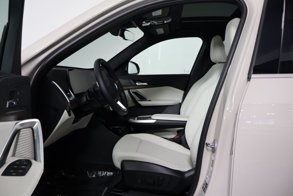 Thumbnail: 2026 BMW X1 - 5
