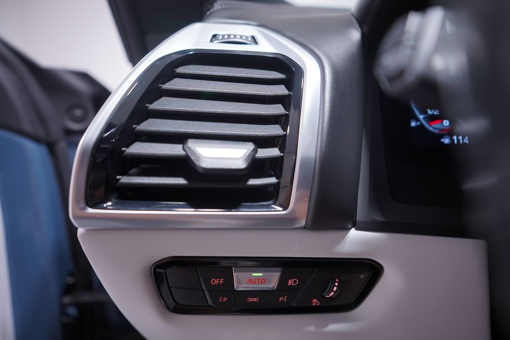 Thumbnail: 2020 BMW M8 - 18