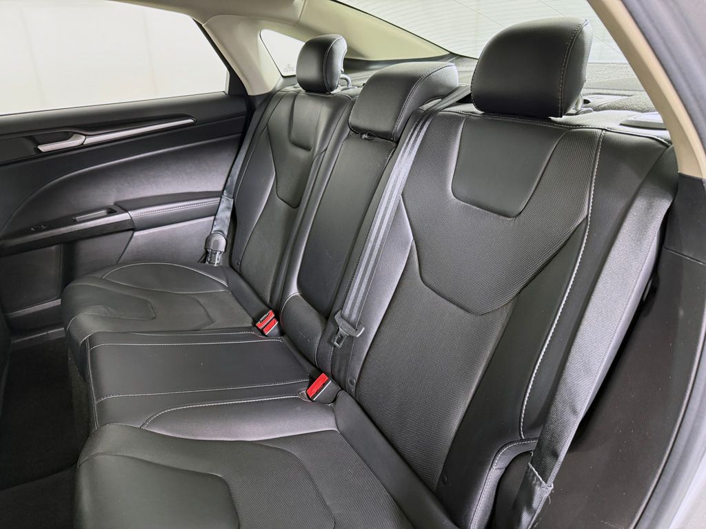 Used 2019 Silver Ford Titanium image 31