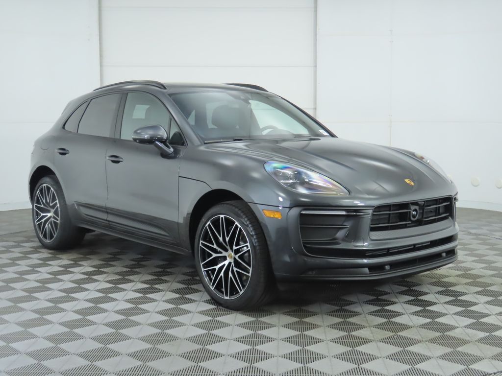 Thumbnail: 2025 Porsche Macan - 9