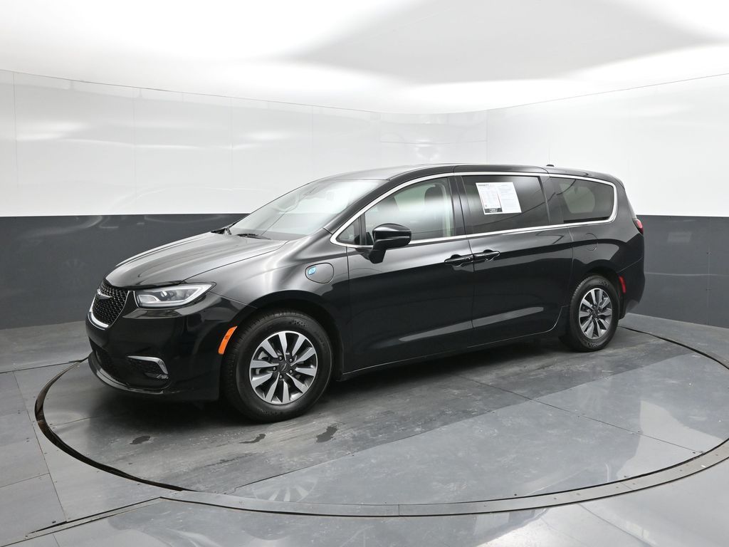 2023 Chrysler Pacifica Hybrid Touring L FWD
