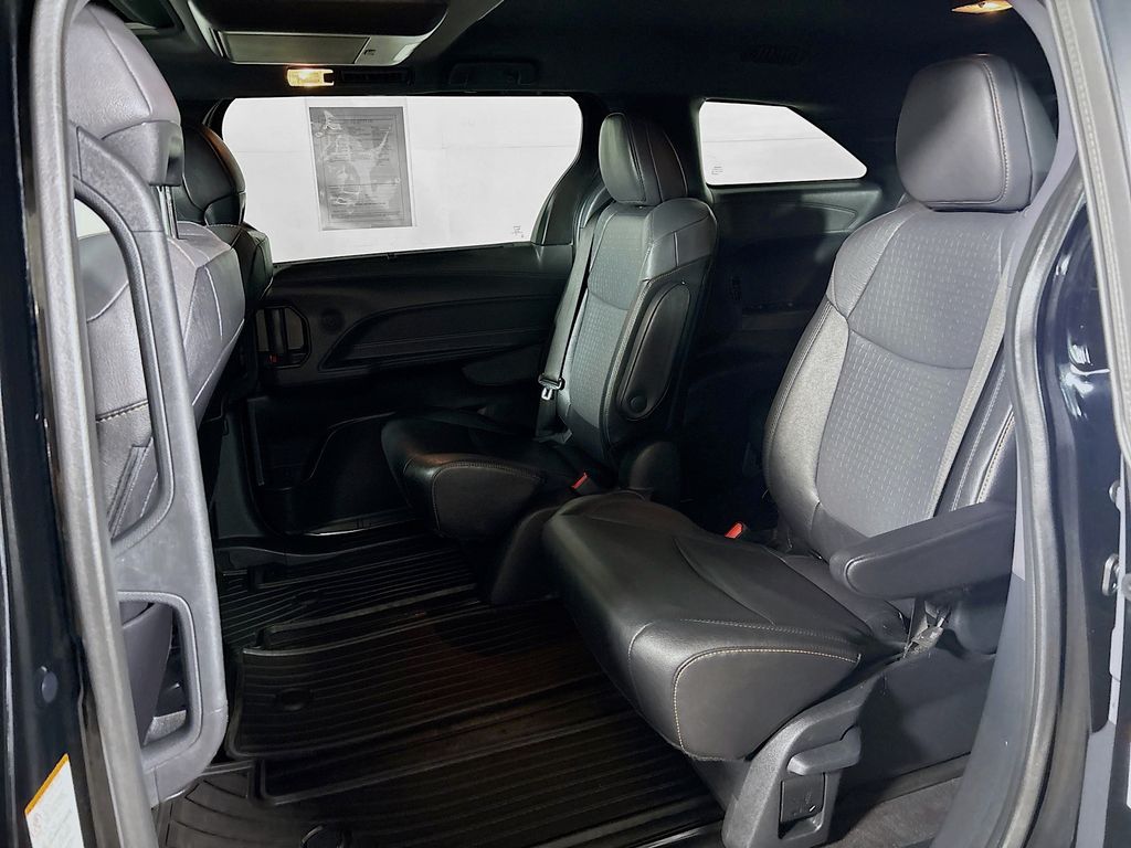 2023 Toyota Sienna Woodland Edition