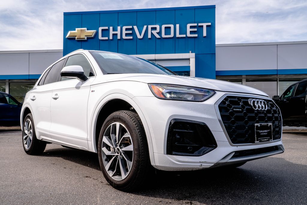 2024 Audi Q5 45 Premium Plus's photo