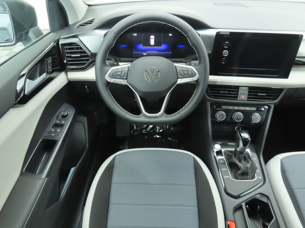 Thumbnail: 2025 Volkswagen Taos - 10