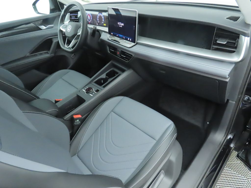 Thumbnail: 2025 Volkswagen Tiguan - 18
