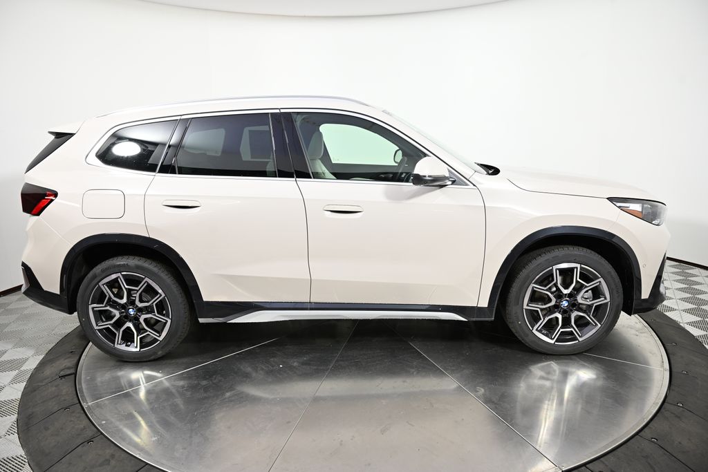 Thumbnail: 2026 BMW X1 - 6