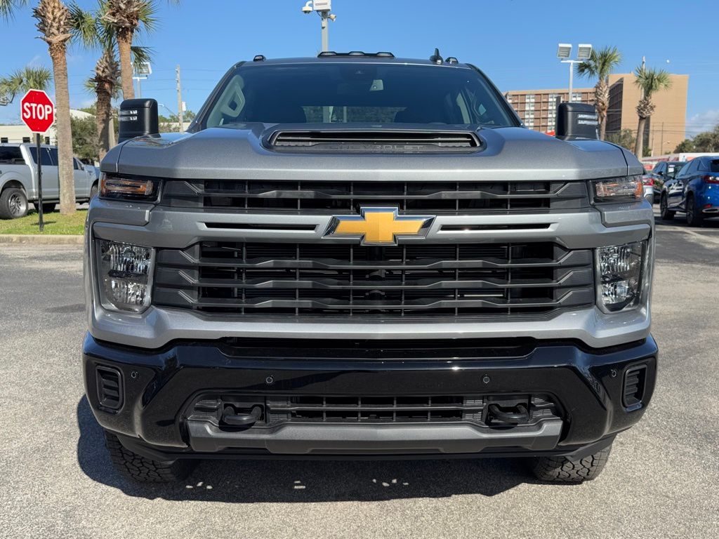 2025 Chevrolet Silverado 2500HD Custom 3