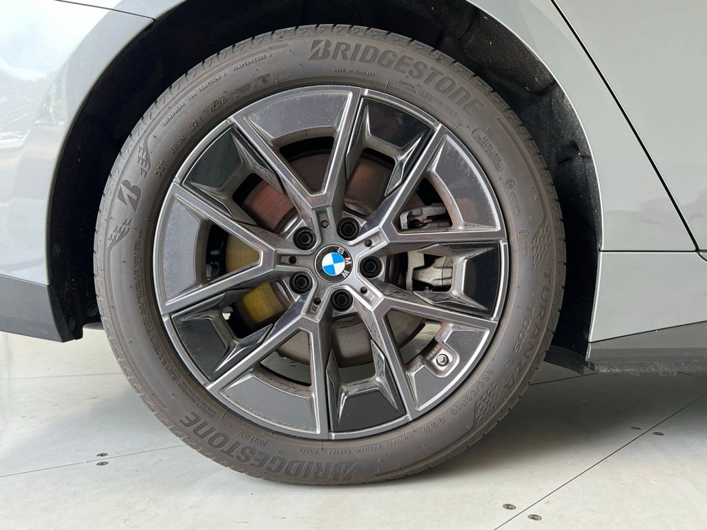 Thumbnail: 2025 BMW i4 - 23