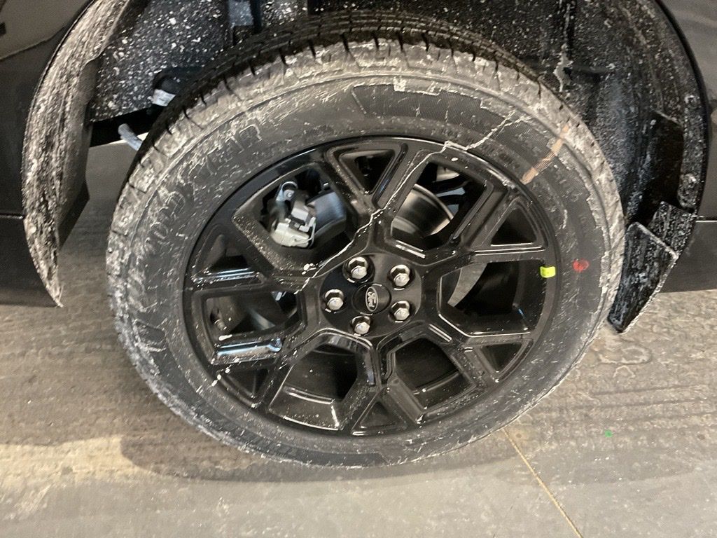 New 2026 Black Ford Lobo Standard image 18