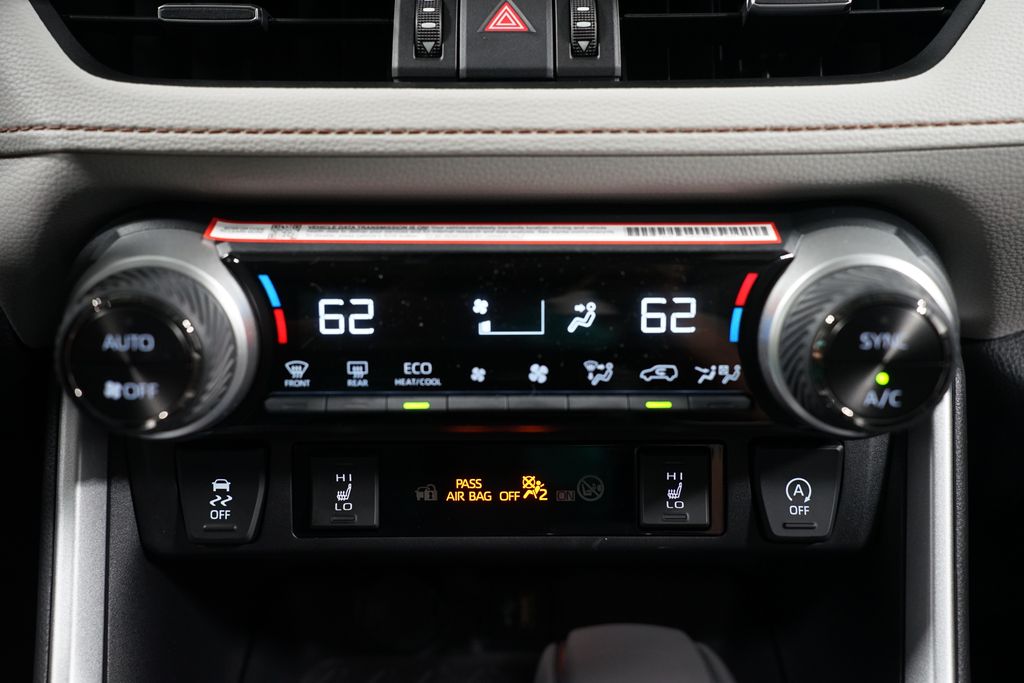 Thumbnail: 2025 Toyota RAV4 - 20