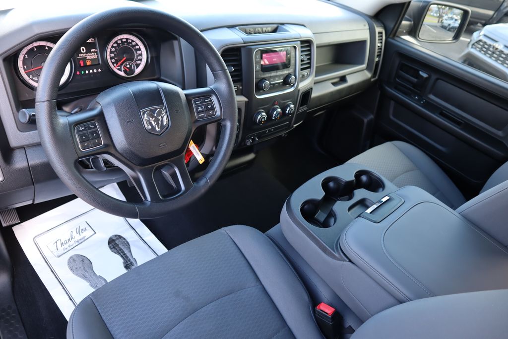 Thumbnail: 2020 RAM 1500 Classic - 9