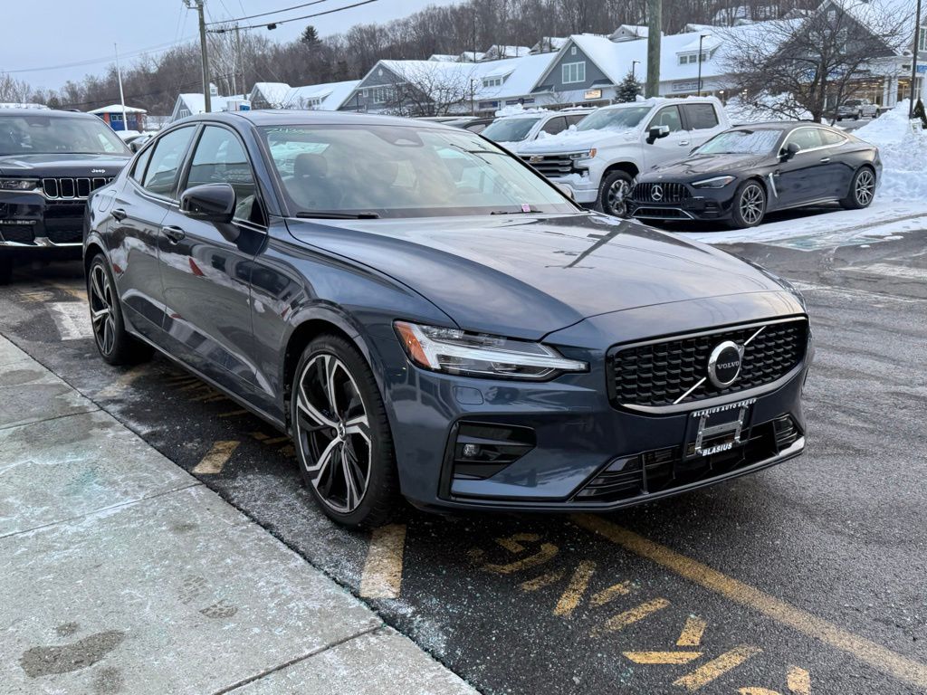 Denim Blue Metallic 2025 Volvo S60 B5 Core AWD Sedan All-Wheel Drive Automatic