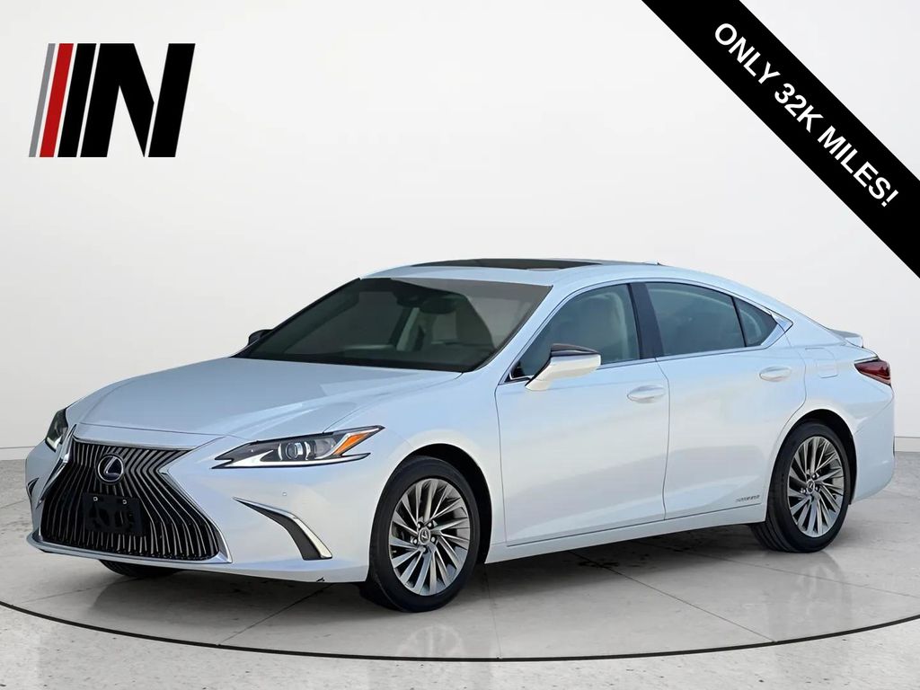 White Pearl 2021 Lexus ES Hybrid 300h Luxury FWD Sedan Front-Wheel Drive Continuously Variable Transmission