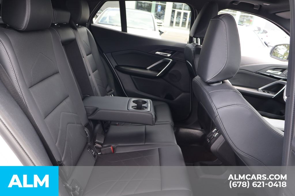Used 2025 White BMW xDrive28i image 24