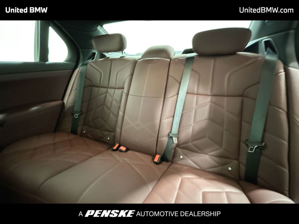 Thumbnail: 2026 BMW 7 Series - 21