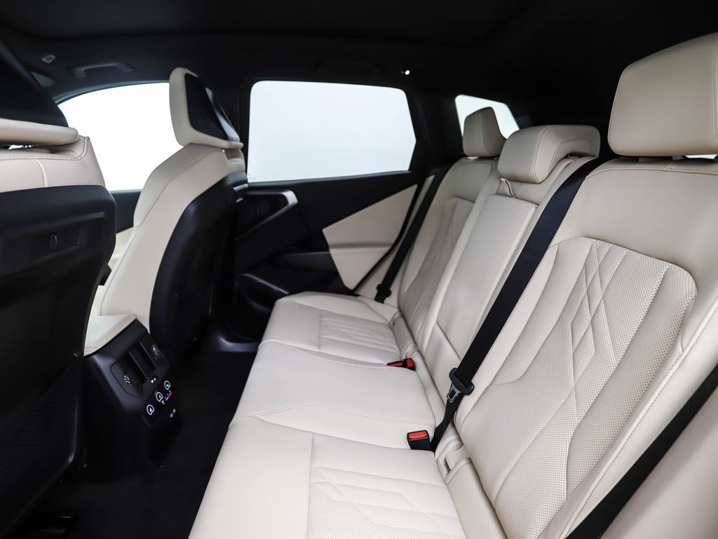 Thumbnail: 2025 BMW X3 - 23