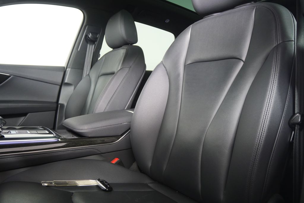 Thumbnail: 2023 Audi Q7 - 10