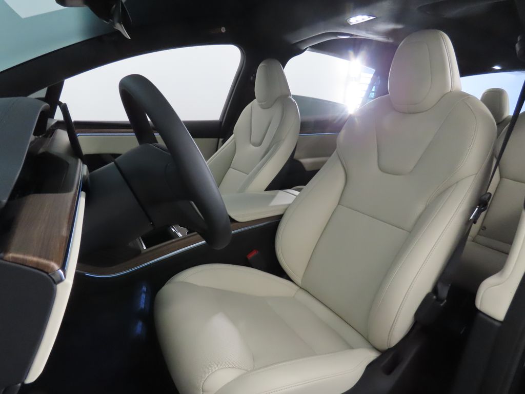 Thumbnail: 2026 Tesla Model X - 5