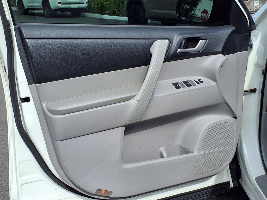 Used 2013 Toyota Highlander SUV