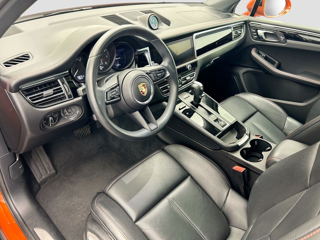 Thumbnail: 2025 Porsche Macan - 4