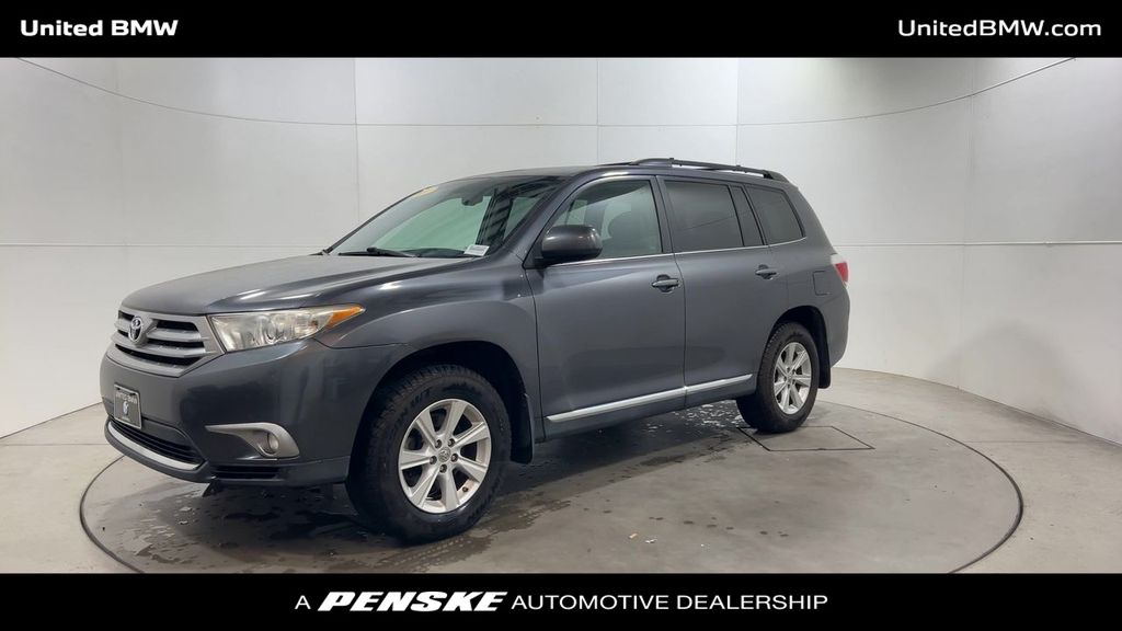 Thumbnail: 2011 Toyota Highlander - 4