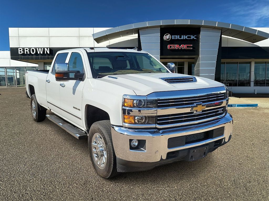 Summit White 2017 Chevrolet Silverado 3500HD Pickup Truck Four-Wheel Drive 6-Speed Automatic